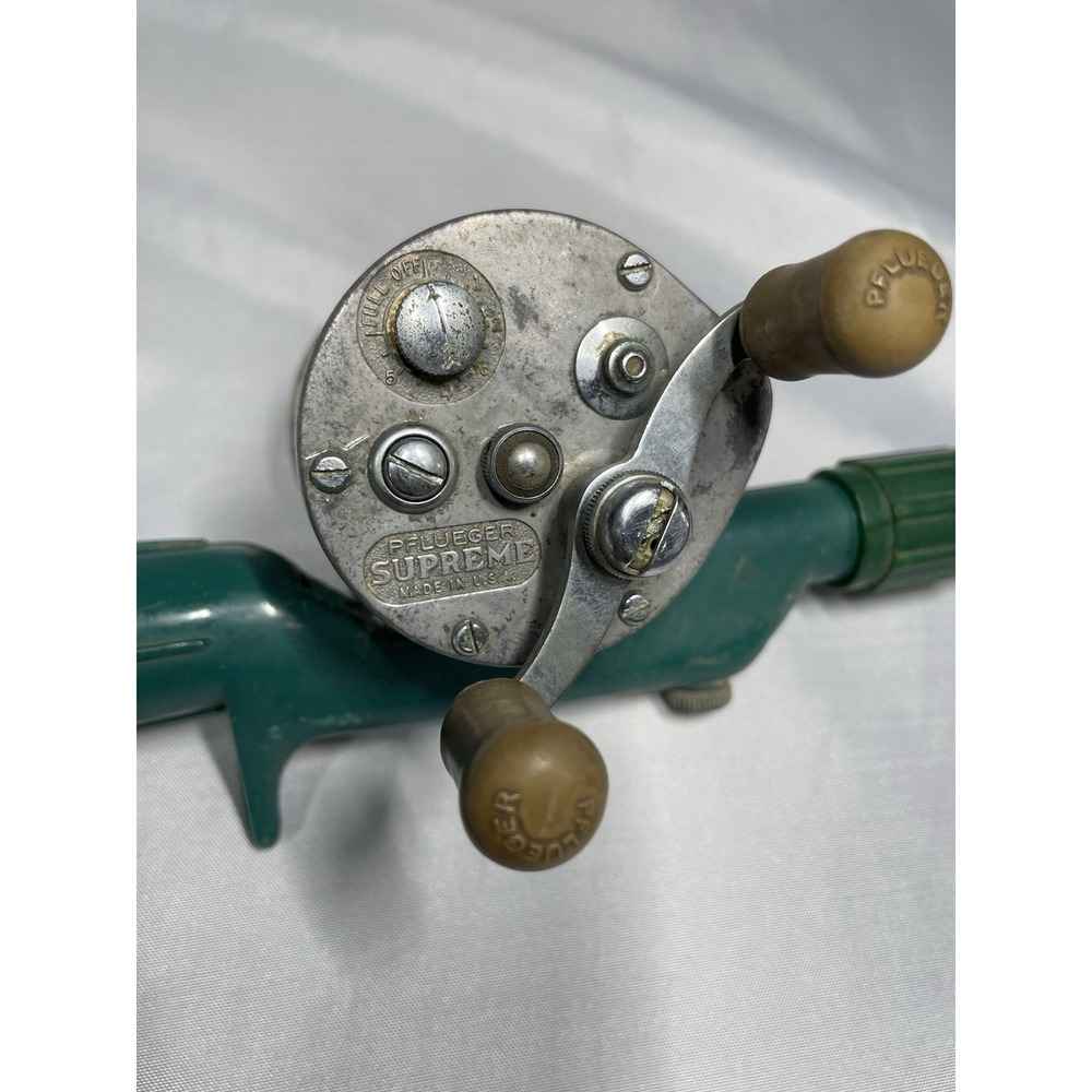 Pflueger Supreme Anti-Backlash Level Wind Bait Casting Fishing Reel -Vintage